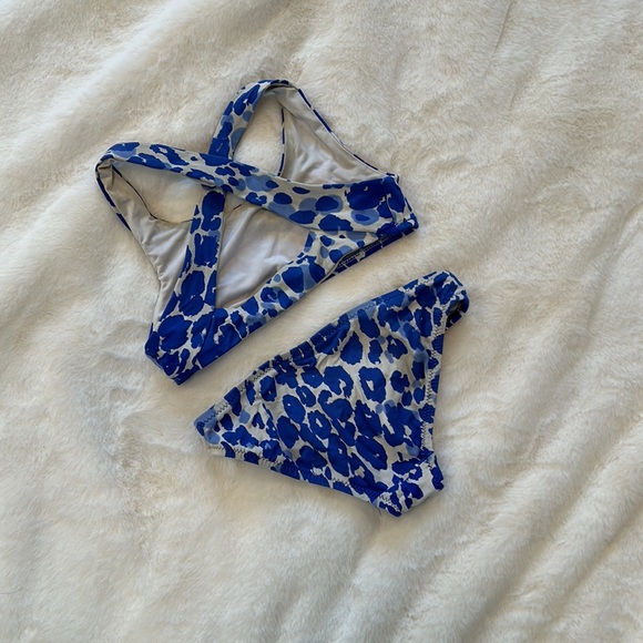 Milly Minis Girls Blue White Leopard Print Bikini Size 4/5 - Picture 2 of 3